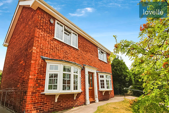 4 Bedroom Detached House For Sale In Abbey Drive West, Grimsby, DN32