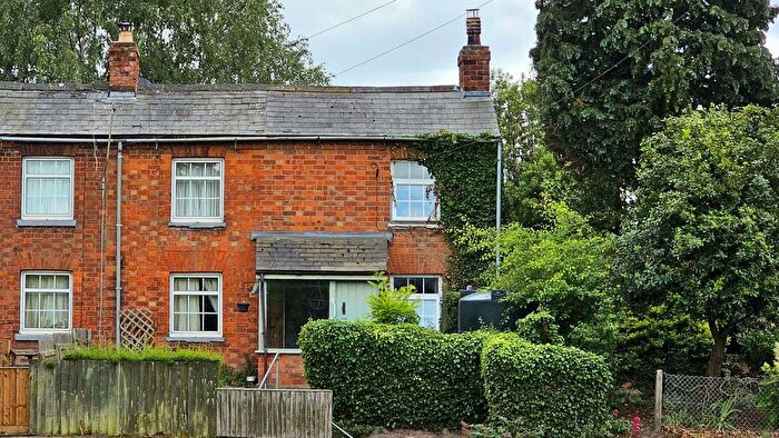 3 Bedroom Semi Detached House For Sale In Maisemore, Gloucester, GL2