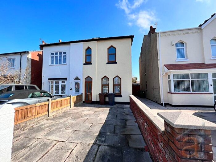2 Bedroom Semi-Detached House For Sale In Kew Road, Southport, PR8