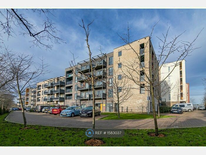 3 Bedroom Flat To Rent In Globe Court, London, NW9
