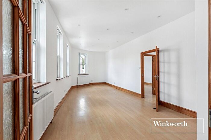 2 Bedroom Maisonette To Rent In Regents Park Road, London, N3