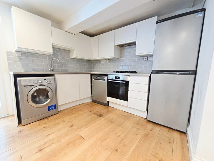2 Bedroom Flat To Rent In Murray Street, London, NW1