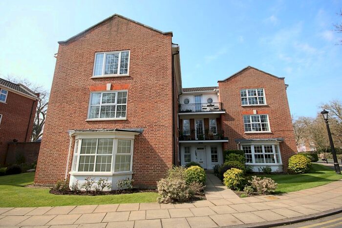 2 Bedroom Flat To Rent In Whitelock House, Phyllis Court Drive, Henley-On-Thames, RG9