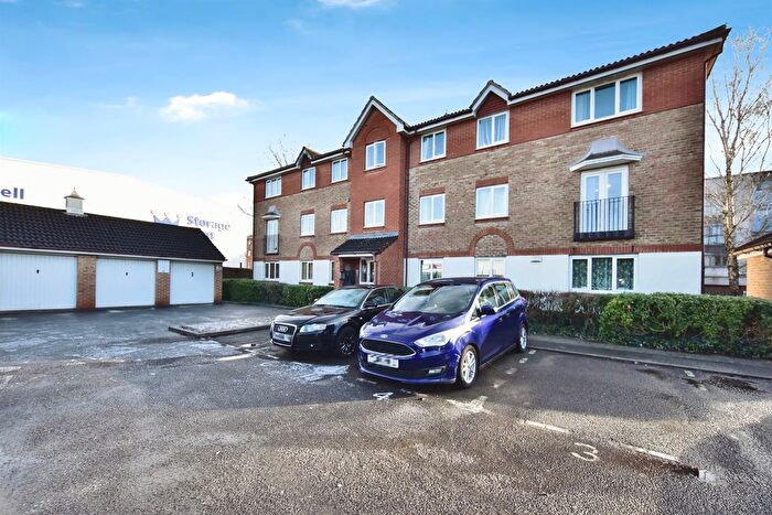 2 Bedroom Flat For Sale In Bodiam Court, Maidstone, ME16