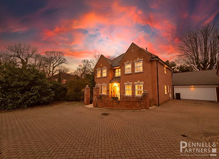 4 Bedroom Detached House For Sale In The Lawns, Peterborough, PE4