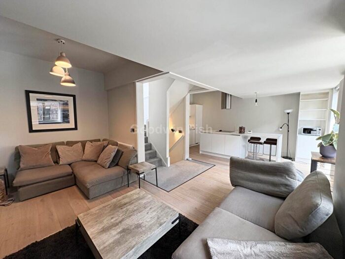 3 Bedroom Town House To Rent In Roof Gardens, Bentinck Street, Manchester, M15