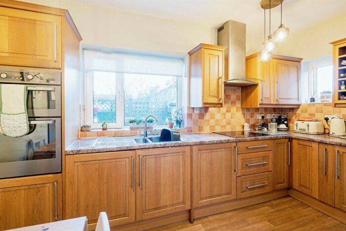 2 Bedroom Semi-Detached House For Sale In Warneford Rise, Cowlersley, Huddersfield, HD4