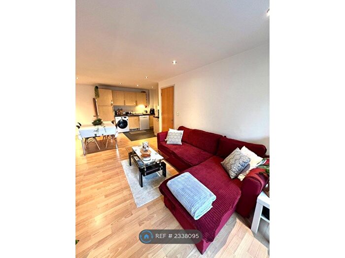 2 Bedroom Flat To Rent In Yeoman Street, London, SE8
