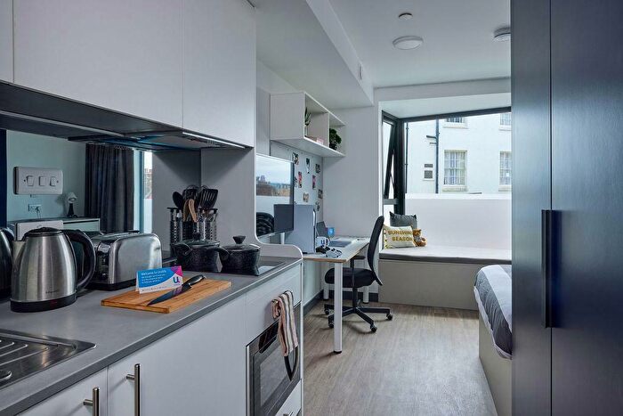 1 Bedroom Private Hall To Rent In Bargate House, Southampton, SO14