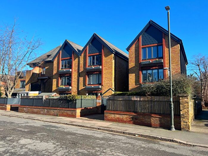 2 Bedroom Flat To Rent In Trinity Road, Wimbledon, SW19