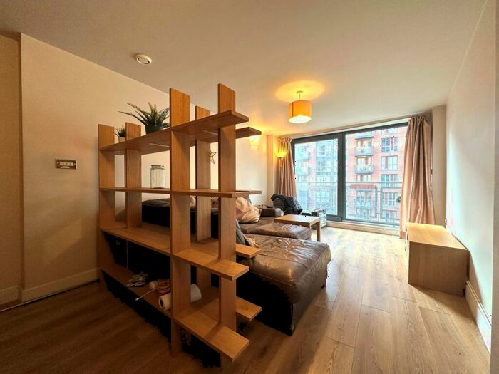 2 Bedroom Flat To Rent In Little Neville Street, Leeds, West Yorkshire, LS1