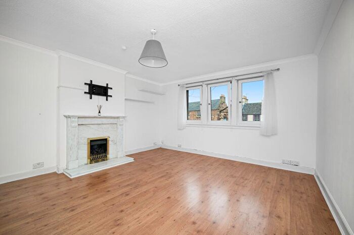 2 Bedroom Flat For Sale In High Street, Dalkeith, Midlothian, EH22