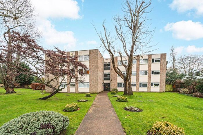2 Bedroom Flat To Rent In Silverwood Close, Beckenham, BR3