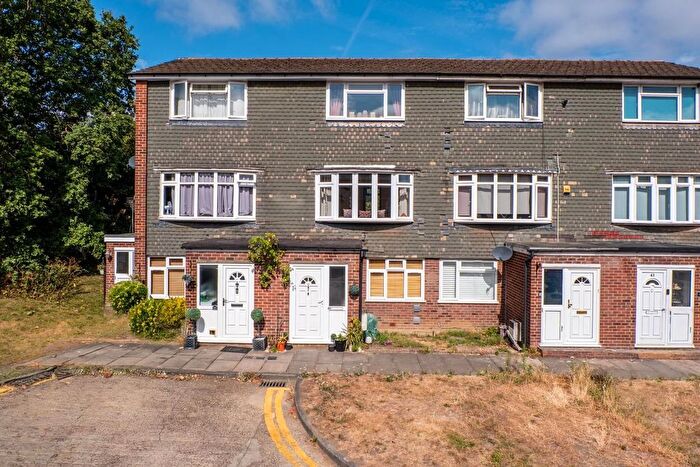 2 Bedroom Maisonette For Sale In Woodchurch Close, Sidcup, DA14