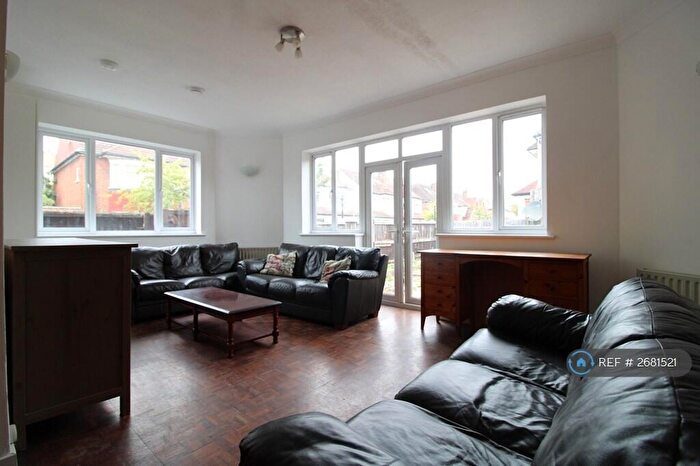 4 Bedroom End Of Terrace House To Rent In Lammermoor Road, London, SW12