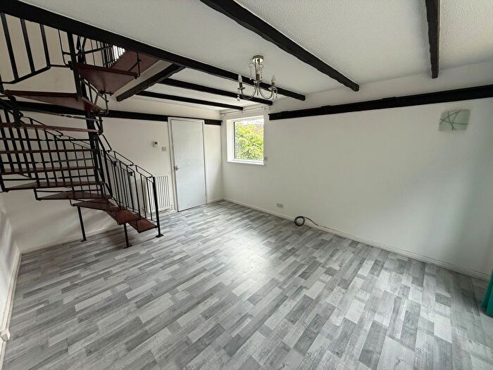2 Bedroom Semi-Detached House To Rent In Swansea, SA7