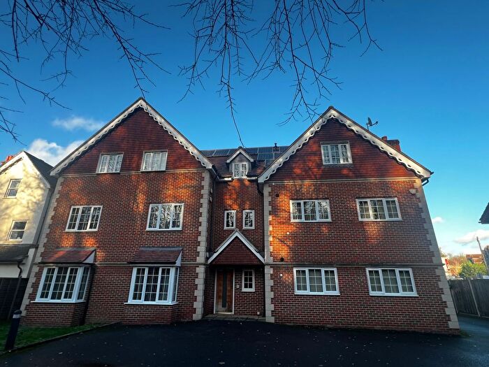 2 Bedroom Flat To Rent In Holmesdale Road, Reigate, RH2