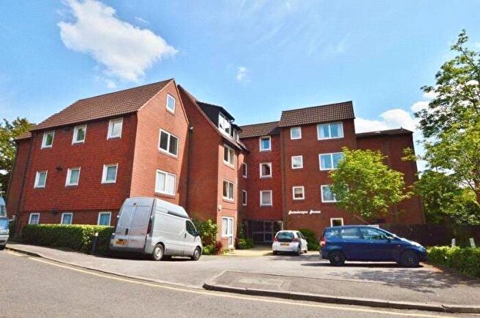 1 Bedroom Apartment For Sale In Oakdene Close, Pinner, Pinner, HA5
