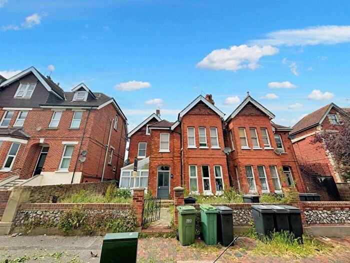 1 Bedroom Flat To Rent In Enys Road, Eastbourne, BN21