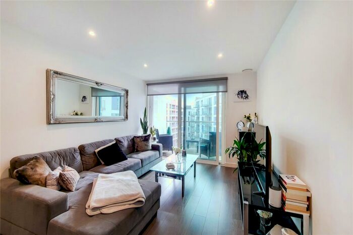 2 Bedroom Apartment To Rent In Saffron Central Square, Croydon, CR0