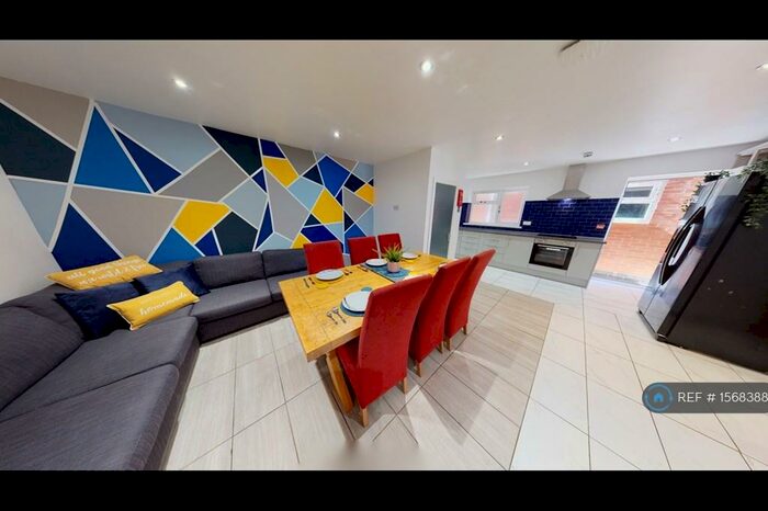 9 Bedroom Semi-Detached House To Rent In Charter Avenue, Coventry, CV4