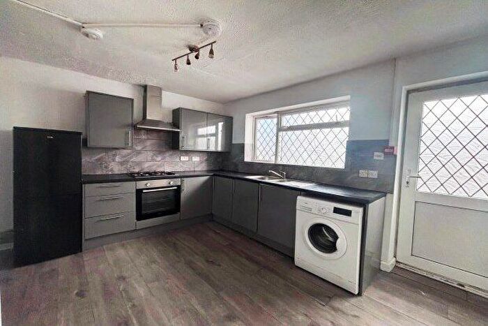 1 Bedroom Property To Rent In Crombey Street, Swindon, SN1