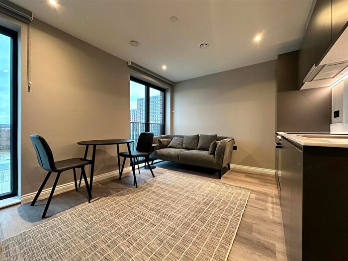 1 Bedroom Apartment To Rent In Springwell Gardens, Whitehall Road, Leeds City Centre, LS12