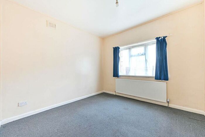 2 Bedroom Flat For Sale In London Road, Wembley, HA9