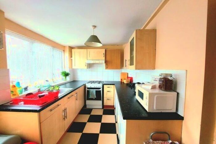 2 Bedroom Property To Rent In Farmer Road, London, E10