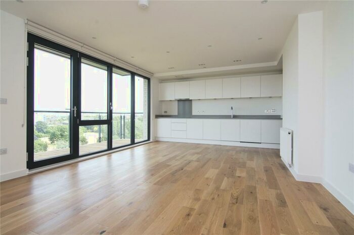 3 Bedroom Flat To Rent In Graphite Point, Palmers Road, Bethnal Green, London, E2