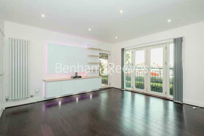 2 Bedroom Apartment To Rent In Sudbury Hill, Harrow, HA1