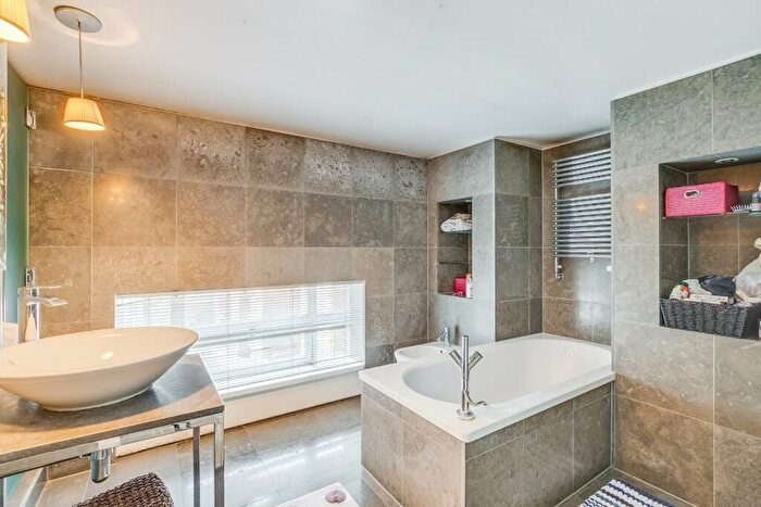 2 Bedroom Apartment To Rent In The Yoo Building, Hall Road, St John's Wood, NW8