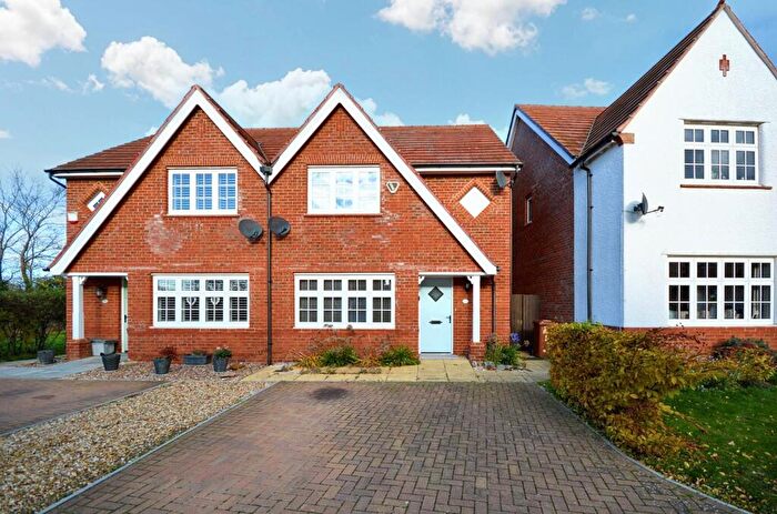 3 Bedroom Semi-Detached House For Sale In Barnard Close, Earls Barton, Northampton, NN6
