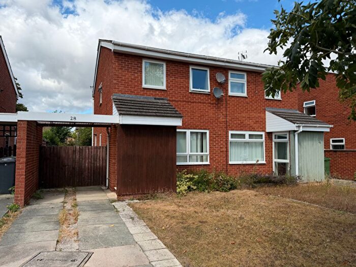 2 Bedroom Flat To Rent In Heatherdale, Summerhill, LL11