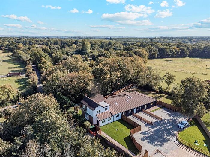 2 Bedroom Detached House For Sale In Stodmarsh Road, Canterbury, CT3