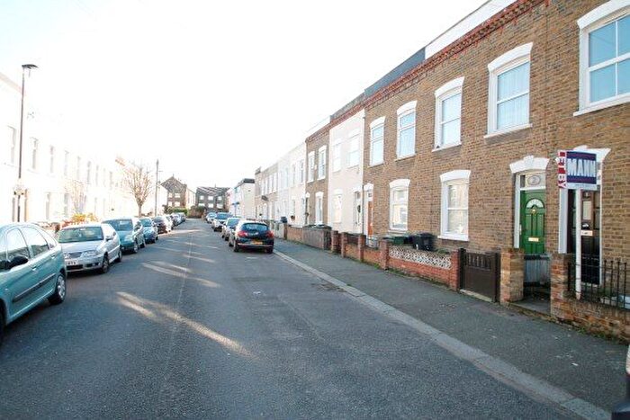 3 Bedroom Property To Rent In Watlington Grove, London, SE26