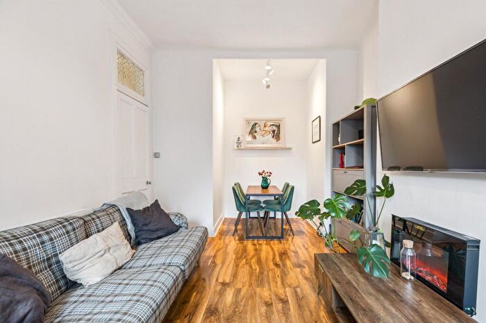 1 Bedroom Apartment For Sale In Thornwood Avenue, Thornwood, Glasgow, G11