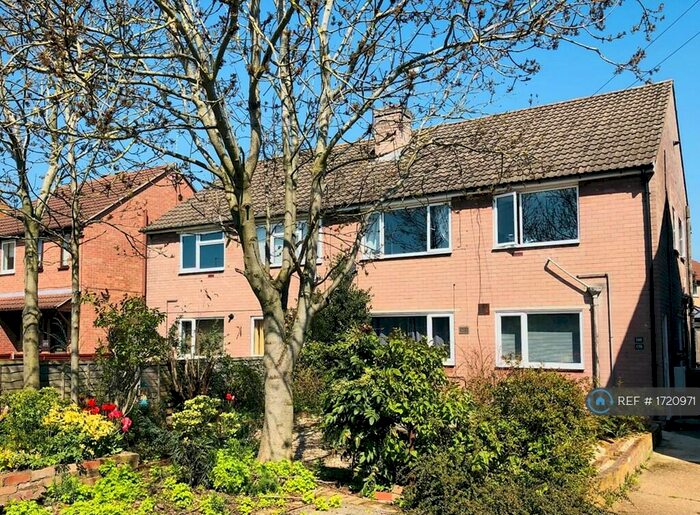 2 Bedroom Flat To Rent In Woodfield Avenue, Lincoln, LN6