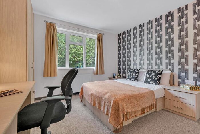 3 Bedroom Terraced House To Rent In Deans Close, Croydon, CR0