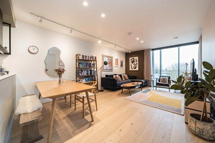 1 Bedroom Flat For Sale In Harrow Road, North Kensington, NW10