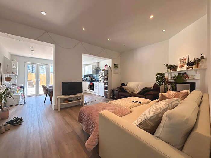 4 Bedroom Terraced House To Rent In Hailsham Road, Tooting, SW17