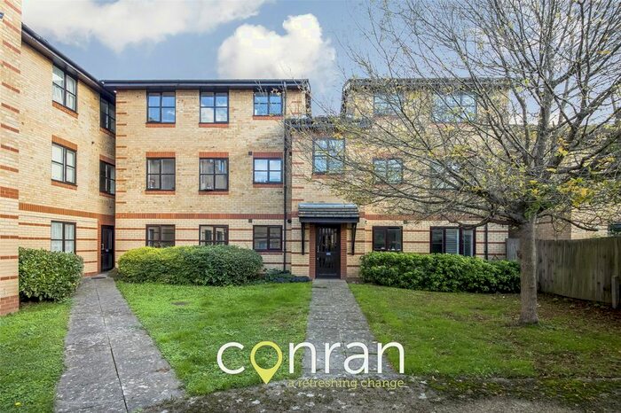 1 Bedroom Flat To Rent In Reynard Close, Brockley, SE4