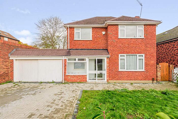 3 Bedroom Detached House To Rent In Woodlea Drive, Bromley, BR2