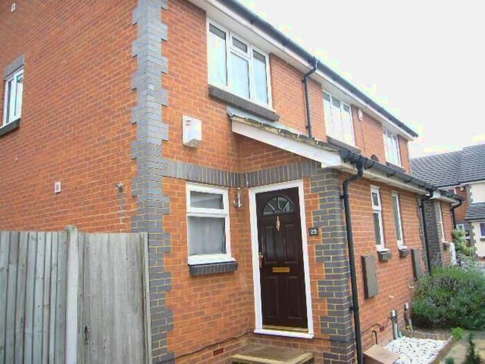 2 Bedroom Property To Rent In Percheron Close, Isleworth, TW7