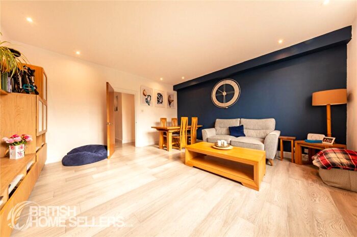 2 Bedroom Apartment For Sale In Russell Hill Place, Purley, CR8