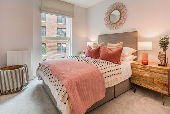 2 Bedroom Flat For Sale In Horlicks Quarter, Slough, SL1
