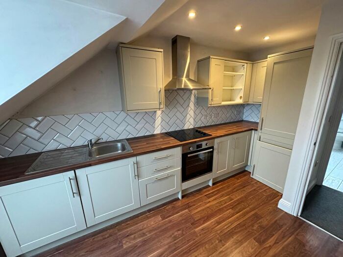 1 Bedroom Flat To Rent In Flat, - Station Road, New Milton, BH25