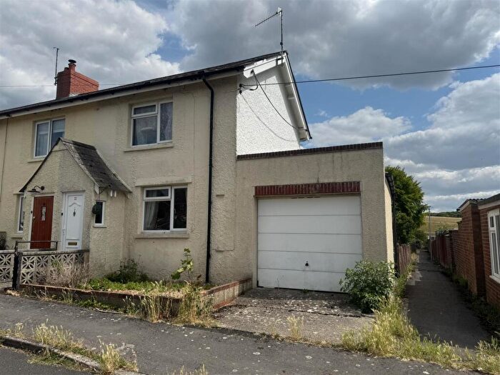 2 Bedroom End Of Terrace House For Sale In Avon Square, Upavon, SN9