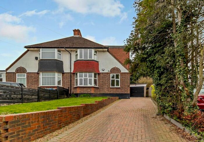 4 Bedroom Semi-Detached House To Rent In Moorcroft Way, Pinner, HA5