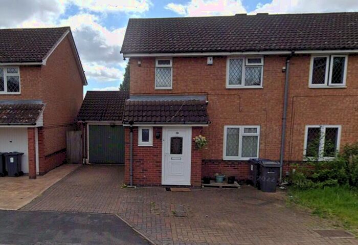 3 Bedroom Semi-Detached House To Rent In Larchfield Close, Handsworth Wood, Birmingham, B20